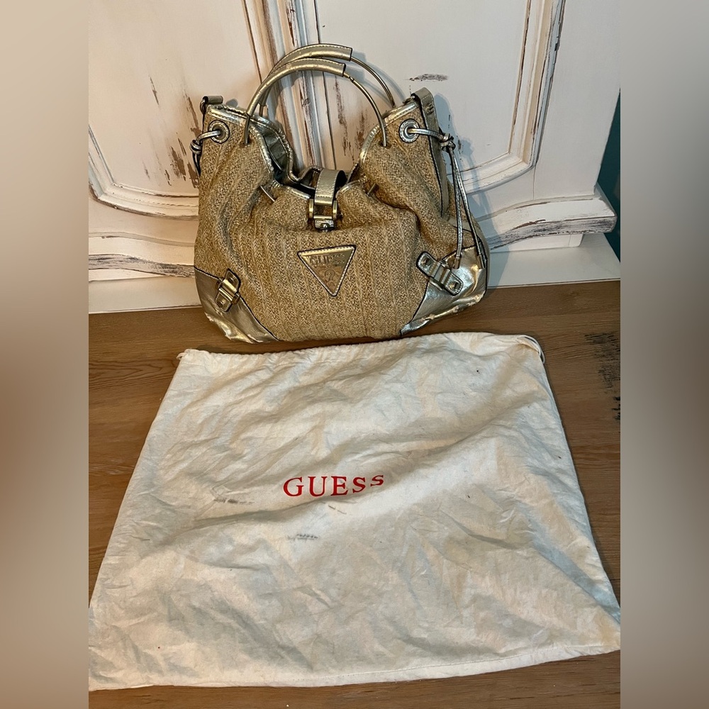 GUESS Summer Raffia Ring Handle Bag With Gold - Picture 11 of 17